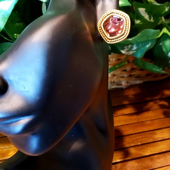 VTG YSL Designer Earrings - Aubergine Gripoix Glass / Gold Tone - EVC - Picture 2 of 11